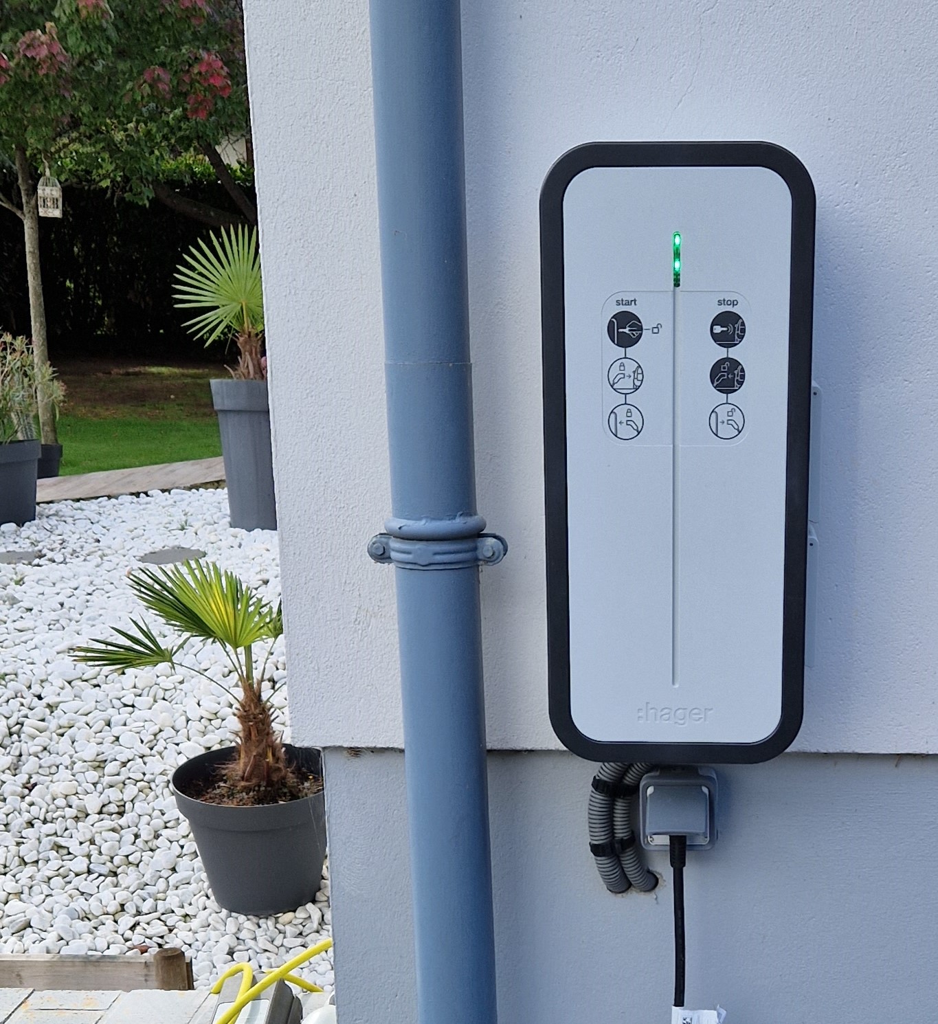 borne de recharge installée à Eterville